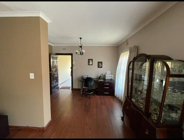 3 BEDROOM HOUSE FOR SALE IN ALBERTVILLE